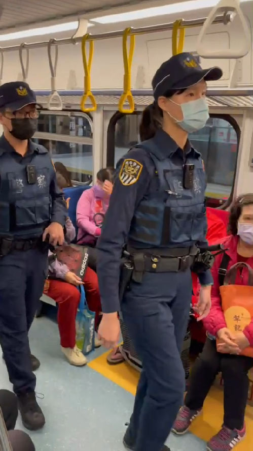 台鐵又收到炸彈恐嚇信，警方加強巡檢。（圖／鐵路警察提供）