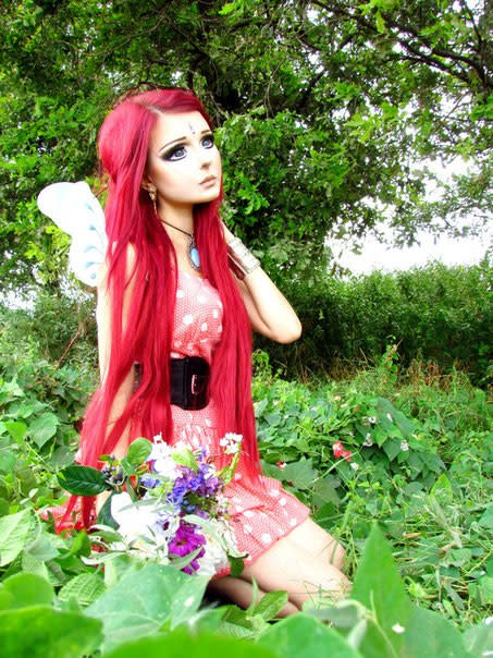 A fairy is a popular look for Anastasiya. Her 'flower fairy' make-up tutorial has been watched more than 4 million times.<br><br>© VK.com