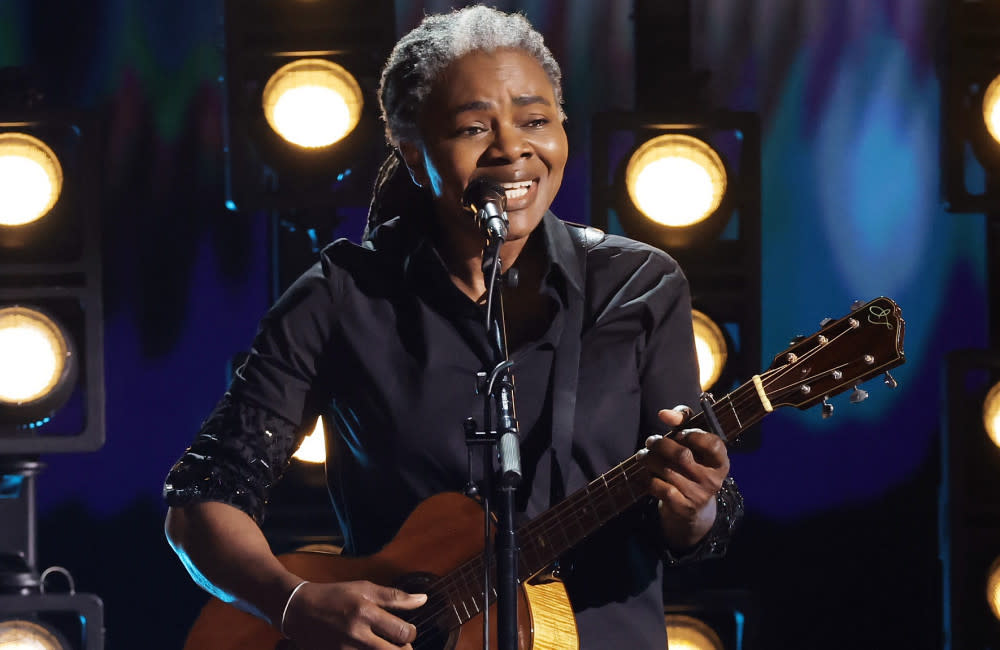 Tracy Chapman performs at the Grammy Awards credit:Bang Showbiz