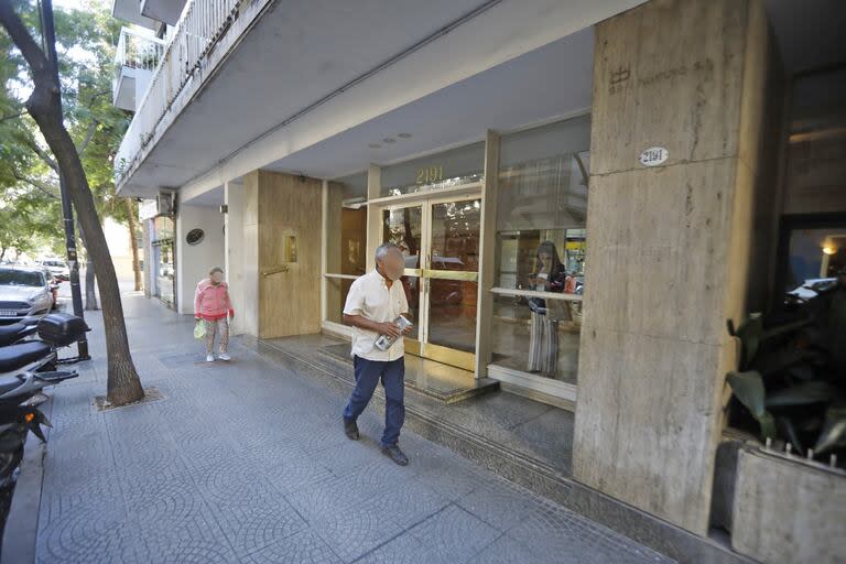 Edificio donde vivían los espías rusos que detuvieron en Europa. calle O Higgins 2191, Belgrano, CABA