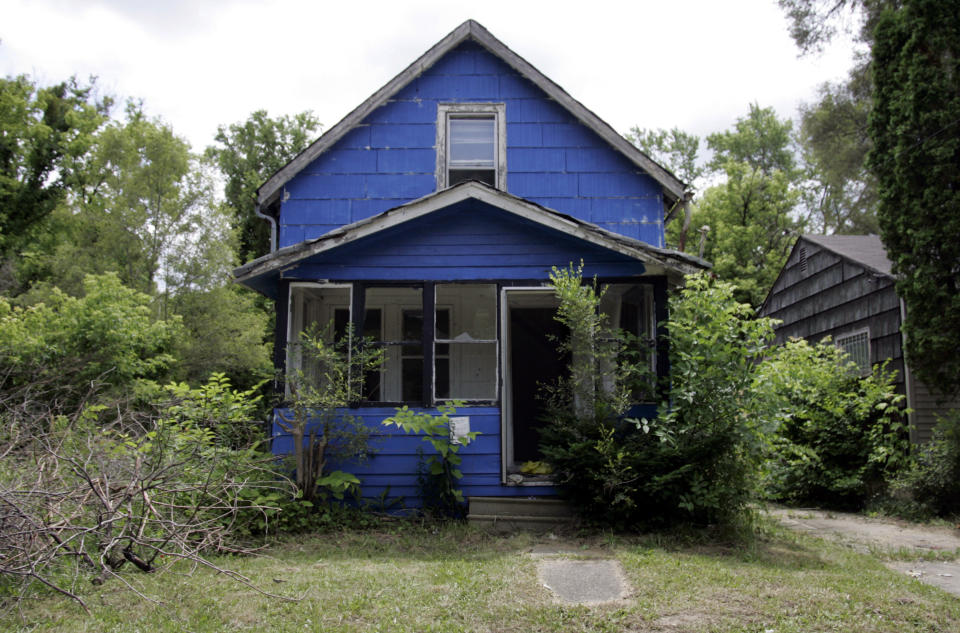 Number of vacant residential properties: 9,793<br />Vacancy rate: 16.5 percent<br /><br />In this July 8, 2009 photo, an abandoned house is seen in a former thriving working-class neighborhood near downtown Flint.