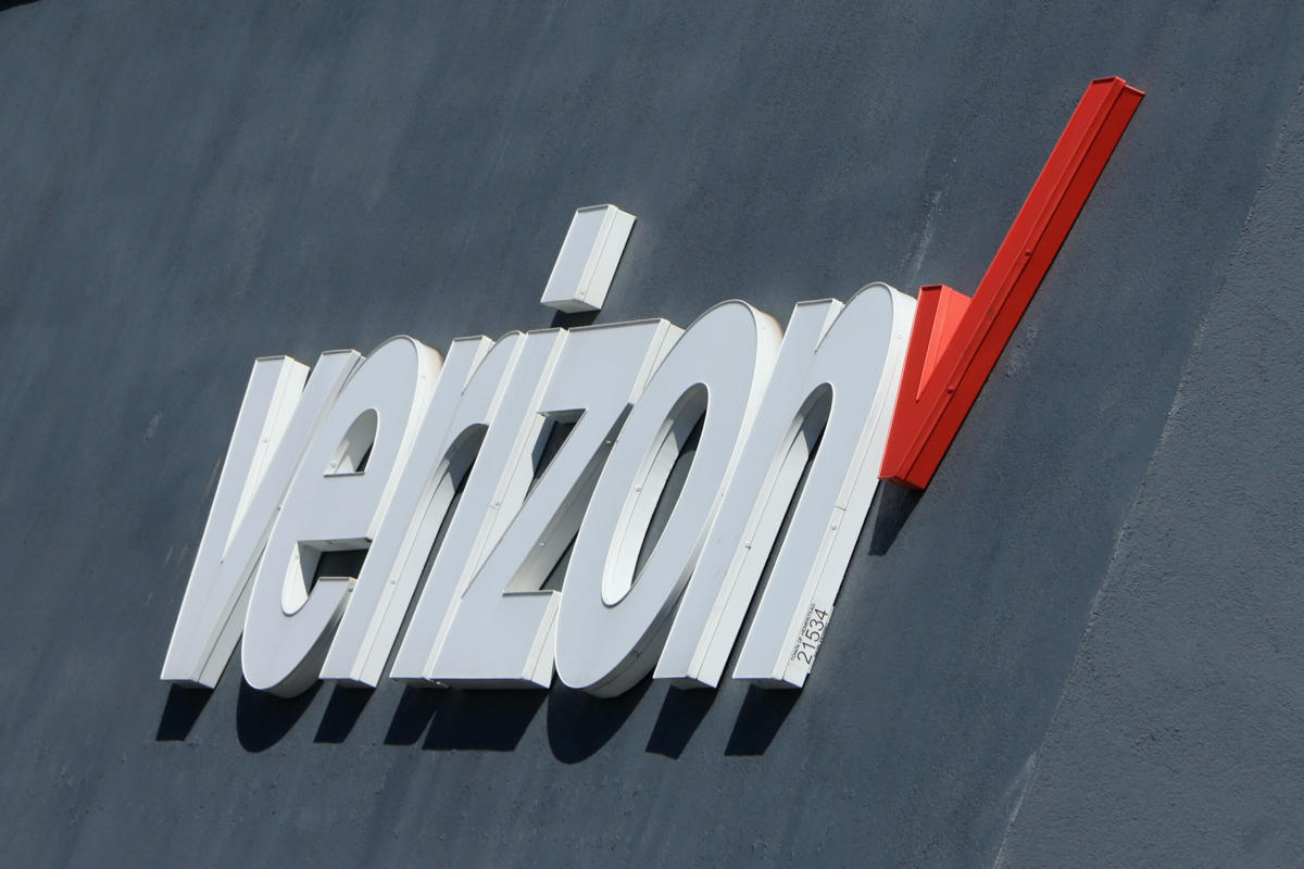 NFL, Verizon Sign 10-Year Partnership Focused on Tech –