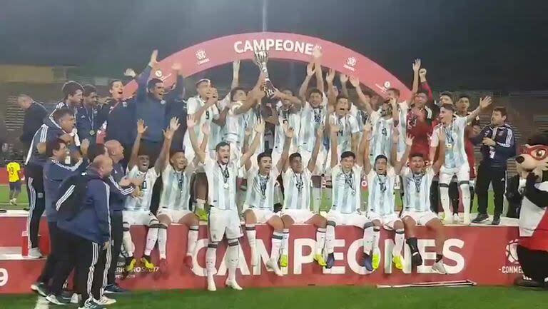 El plantel Sub 17 que se consagró campeón en el Sudamericano de 2019, perdió en octavos de final de dicho Mundial ante Paraguay