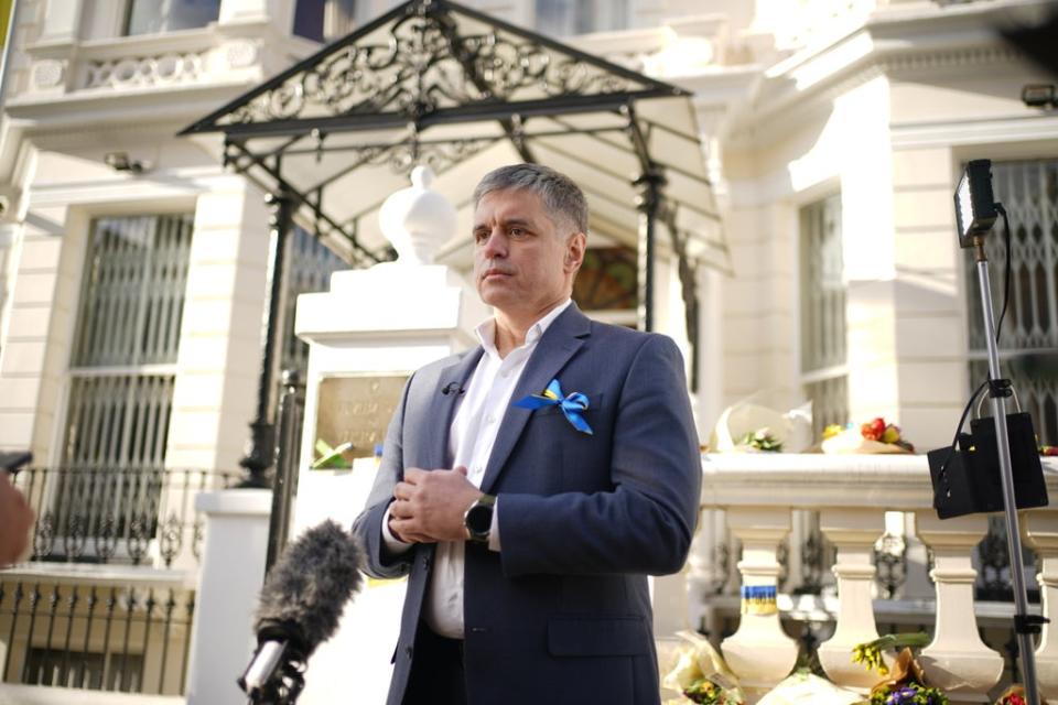 Ambassador of Ukraine to the UK, Vadym Prystaiko speaking to the media outside the Ukrainian embassy in London (Yui Mok/PA) (PA Wire)