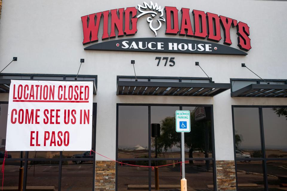 Wing Daddy’s closes its Las Cruces location and posts a banner encouraging customers to visit the local chain's El Paso locations on Wednesday, May 18, 2022.