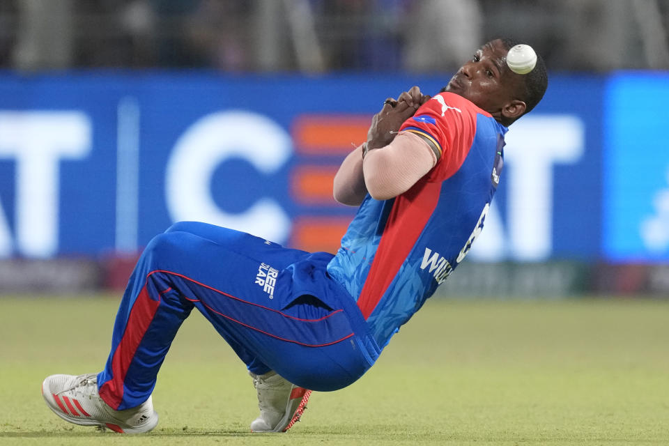 Delhi Capitals's Lizaad Williams drops a possible catching chance to dismiss Kolkata Knight Riders' Phil Salt during the Indian Premier League cricket match between Delhi Capitals and Kolkata Knight Riders in Kolkata, India, Monday, April 29, 2024. (AP Photo/Bikas Das)