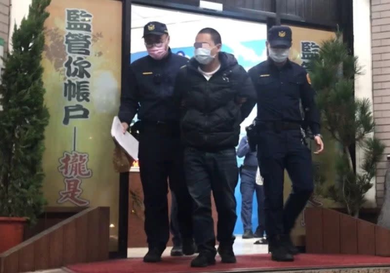 ▲警方逮捕潘男後，依違反槍砲彈藥刀械管制條例、恐嚇罪嫌移送法辦。（圖／翻攝畫面）