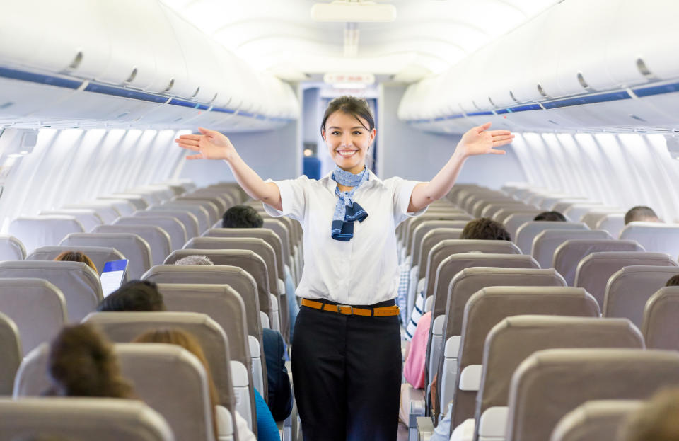 Wenn Flugbegleiter*innen selber reisen, können sie auf eine Menge Erfahrung zurückgreifen. (Symbolfoto: Getty Images)