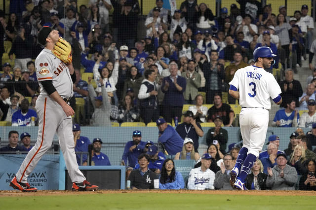 LOS ANGELES, CA - SEPTEMBER 21: San Francisco Giants right fielder