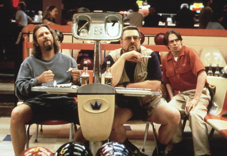 The Big Lebowski (1998): La película de los hermanos Coen no tuvo gran suceso en el momento de su estreno pero luego se fue convirtiendo en un filme de culto.