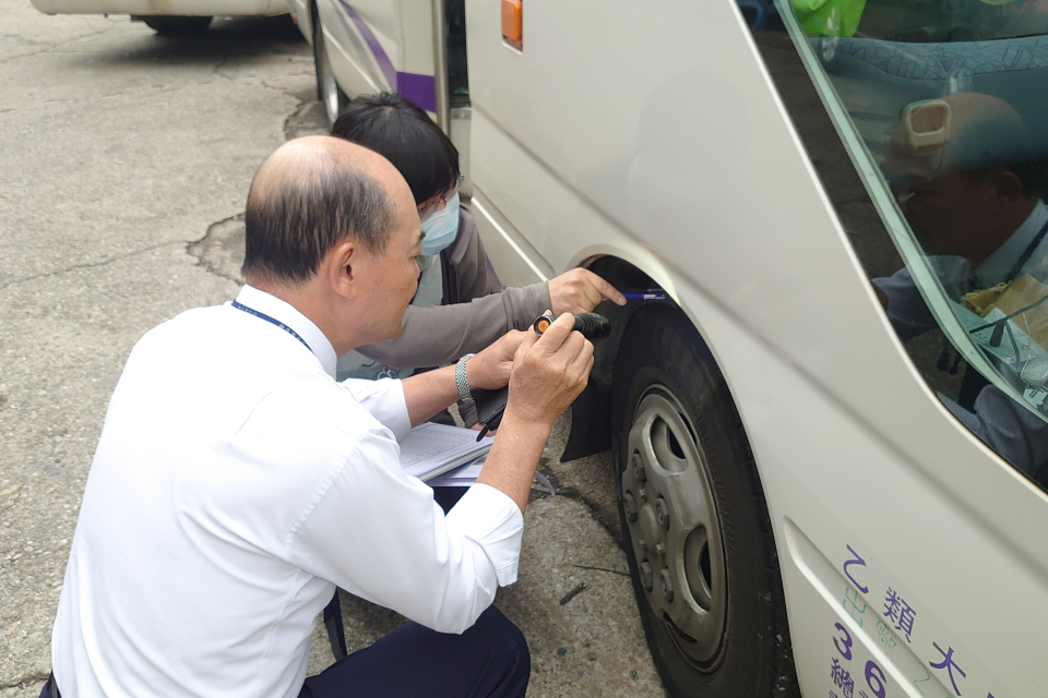 新北康橋高中學生交通車事故處置出爐 國中部減招1班