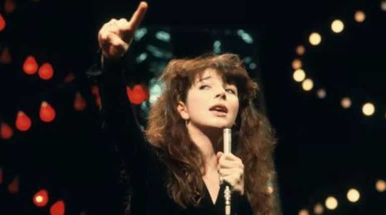 En la imagen, Kate Bush ofreciendo una actuación en vivo en 1978. Más de cuatro décadas después, la cantante vuelve a saborear las mieles del éxito gracias a Netflix