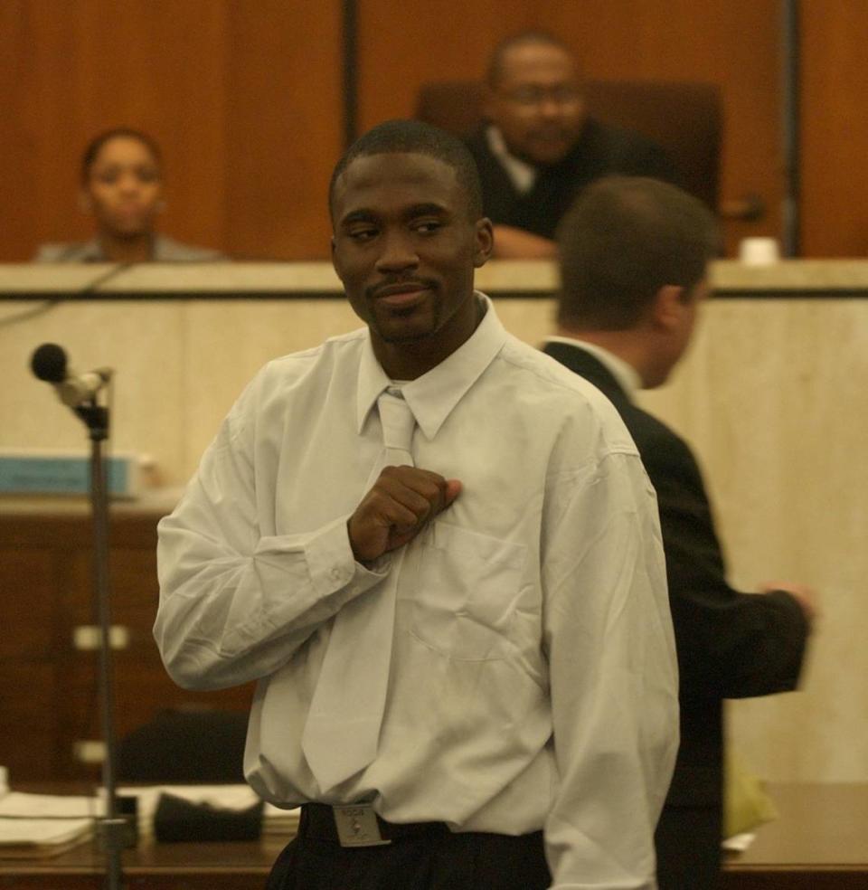 Jeroid Price thumps his chest after prosecutors and defense attorneys make their closing arguments 12/19/20003 in the case of Price, who is accused of allegedly killing Carl Smalls in a Garners Ferry Road night club last December. Erik Campos/The State