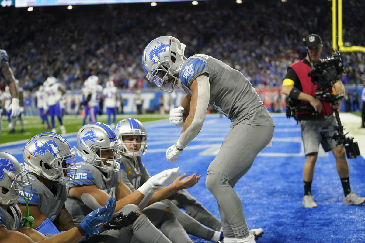 Detroit Lions Taylor Decker and Jared Goff react to Buffalo Bills