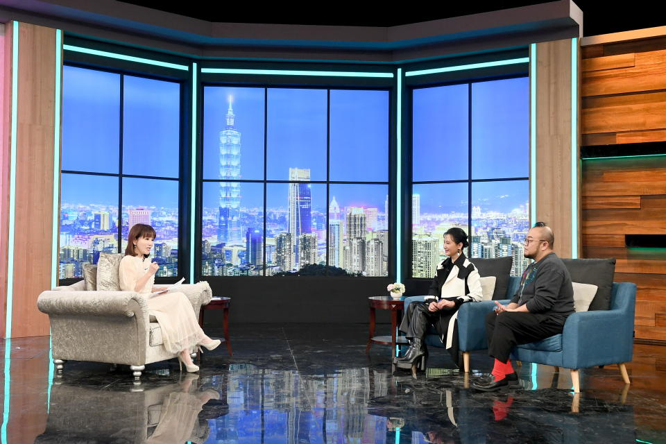 節目《新聞高峰會》專訪《勇氣家族》女主角陳亞蘭及製作人葉天倫（圖／華視）