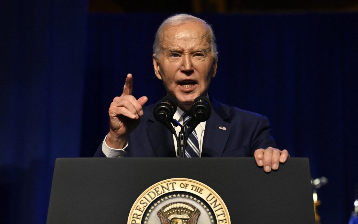 Joe Biden - Russia used choking chemicals in Ukraine attacks