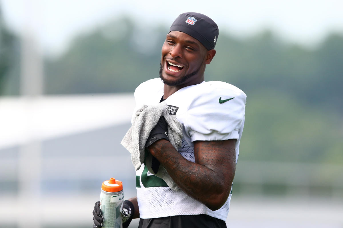 Steelers RB Le'Veon Bell responds with class to racist tweet - Behind the  Steel Curtain