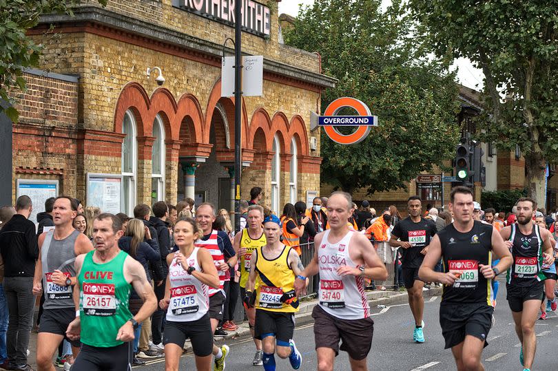 Runners in Rotherhithe