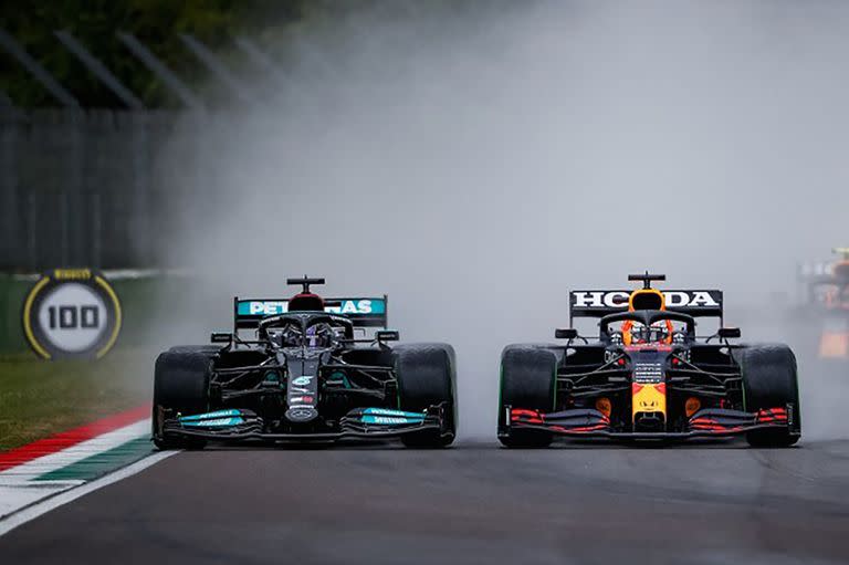 Lewis Hamilton y Max Verstappen componen un duelo en las pistas y mediático en la batalla por el campeonato