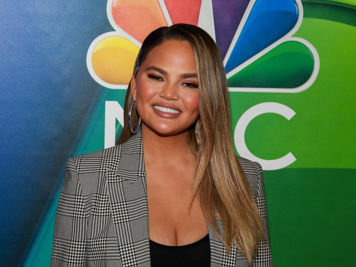 Chrissy Teigen s Spicy Basil Chicken Has a Vegetarian Twist