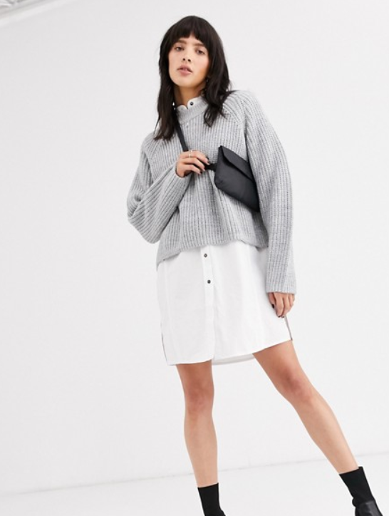 Weekday gerippter Pulli, grau, mit Raglanärmeln, 32,40 Euro (ursprünglich 63 Euro) von ASOS. Foto: ASOS