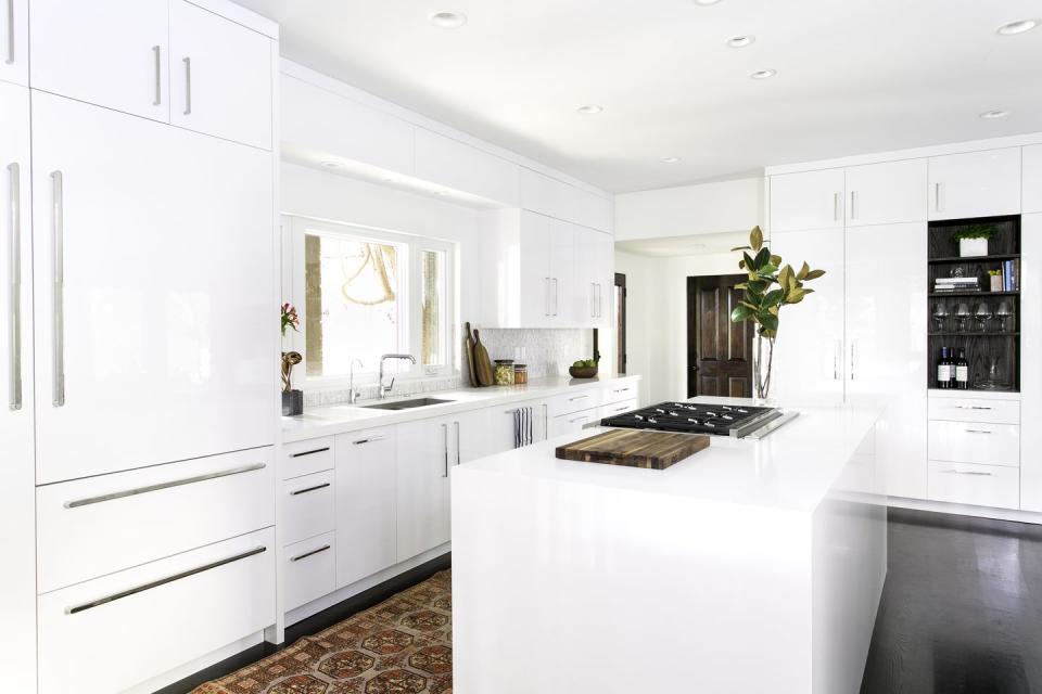 14 Times White Kitchen Cabinets Transformed A Space