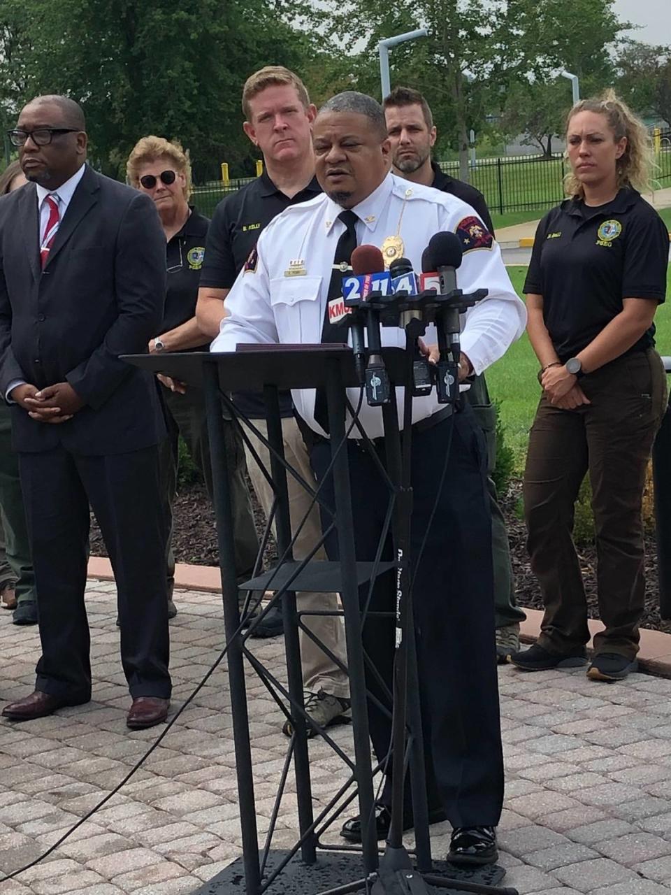 East St. Louis Police Department Chief Kendall Perry and local officials announced a plan to install 75 automated license plate readers along Interstate 55, Interstate 70 and Interstate 64 as part of an effort to curb violent crime.