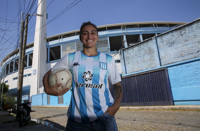 Luana Muñoz, flamante jugadora de Racing: vive frente al estadio.