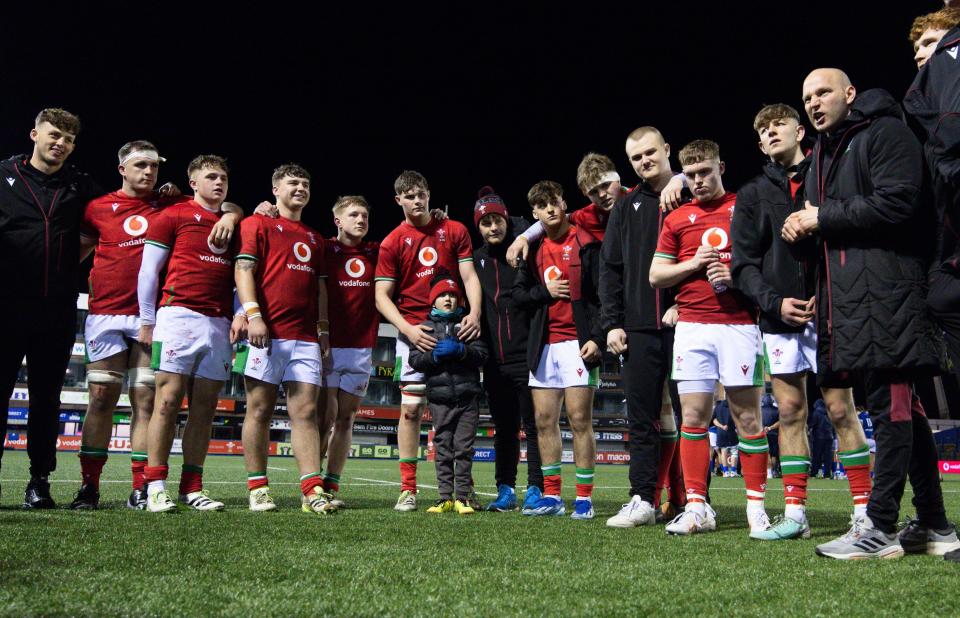 Wales Under-20s players stood in circle