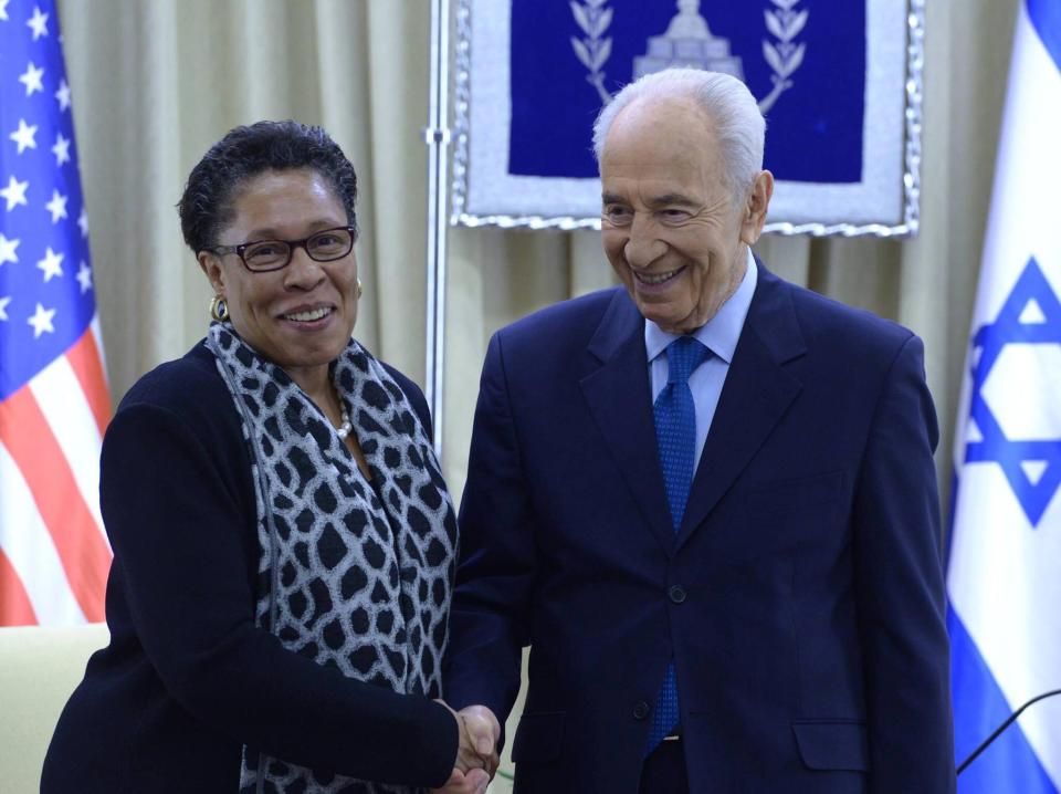 Rep. Marcia Fudge meets with then-Israeli President Shimon Peres in Feb. 2014. U.S.-Israel policy has become an issue in the race to succeed Fudge. (Photo: Rep. Marcia Fudge/Facebook)