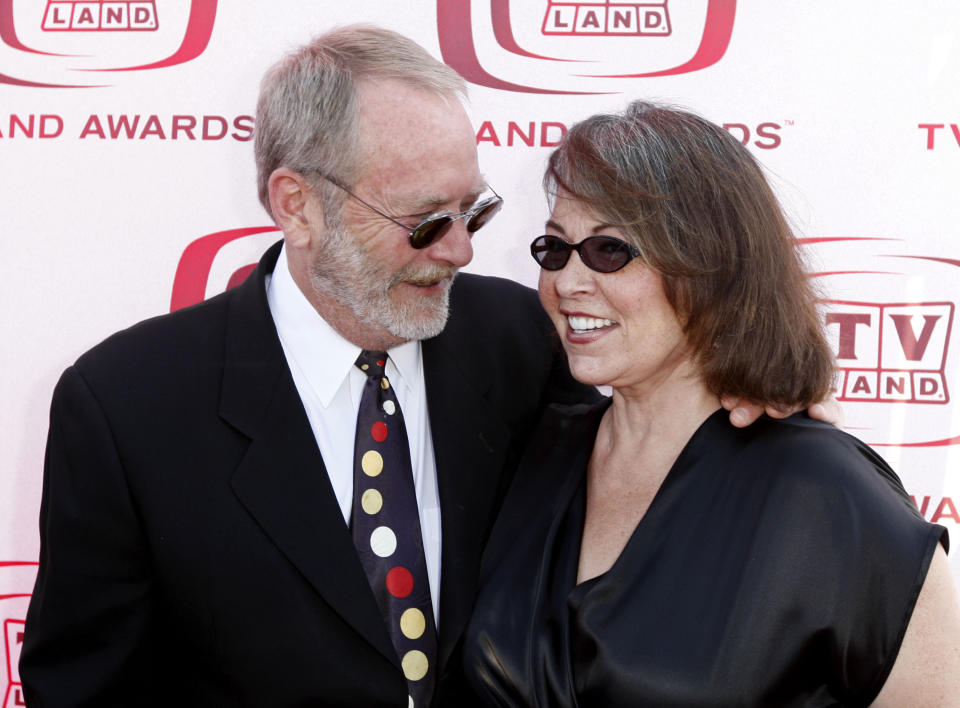 FILE -Actors Martin Mull, left, and Roseanne Barr arrive at the TV Land Awards on Sunday June 8, 2008 in Santa Monica, Calif. Martin Mull, whose droll, esoteric comedy and acting made him a hip sensation in the 1970s and later a beloved guest star on sitcoms including “Roseanne” and “Arrested Development,” has died, his daughter said Friday, June 28, 2024. (AP Photo/Matt Sayles, File)