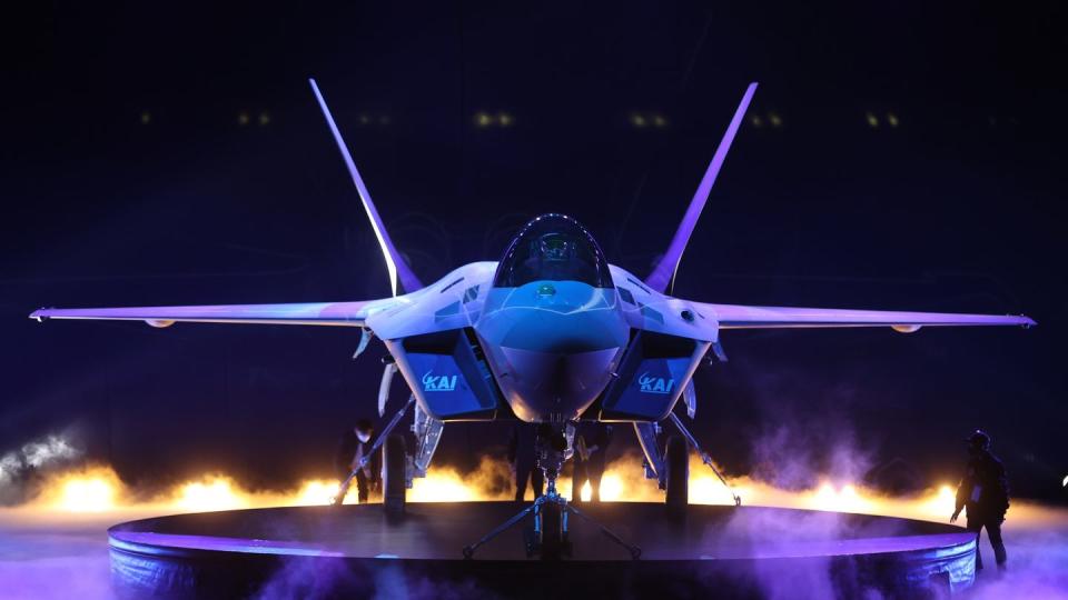 Südkoreas erster Prototyp des KF-X-Kampfjets der nächsten Generation bei der Enthüllung.