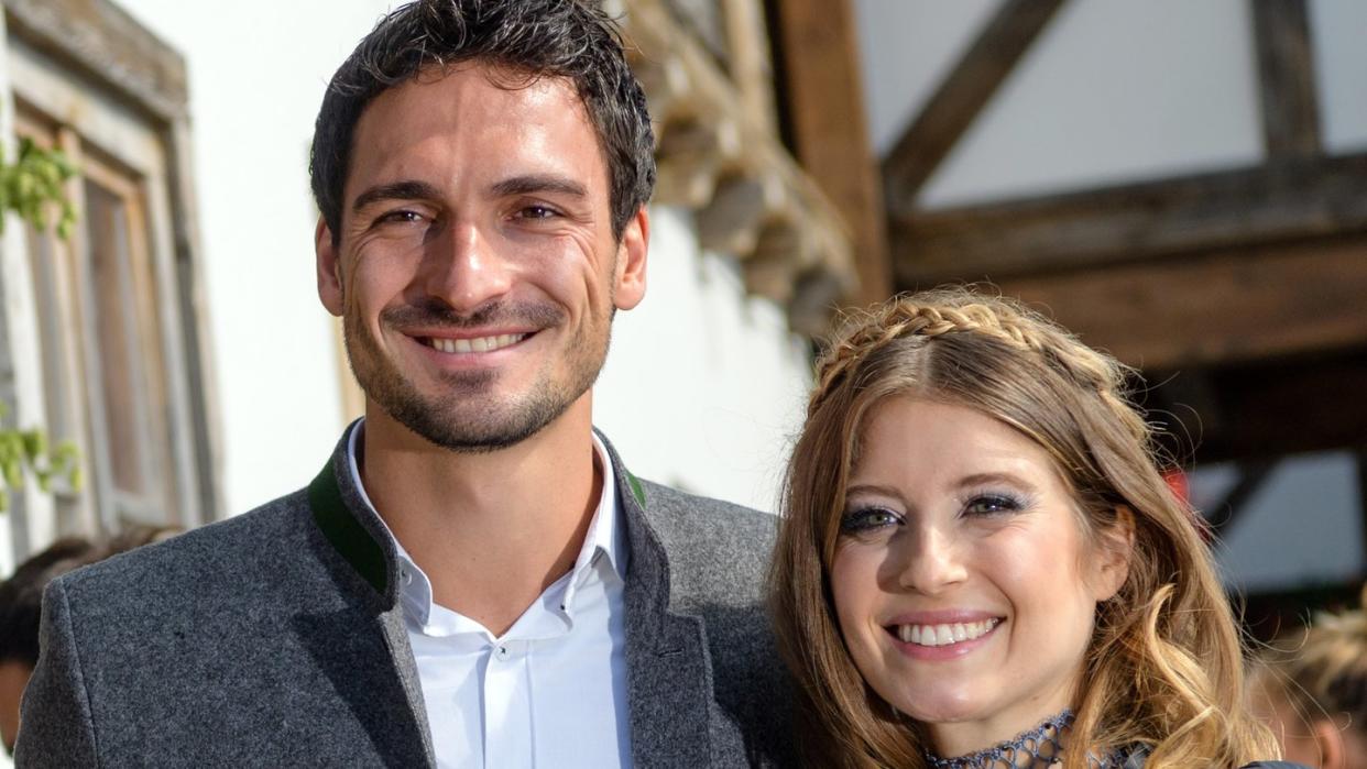 Fußballspieler Mats Hummels hat seine Frau Cathy mit Heimwerker-Qualitäten überrascht.