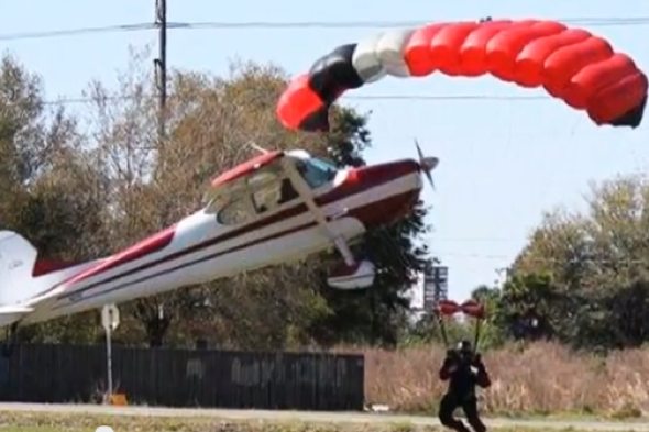 plane-crashes-skydiver-landing-florida