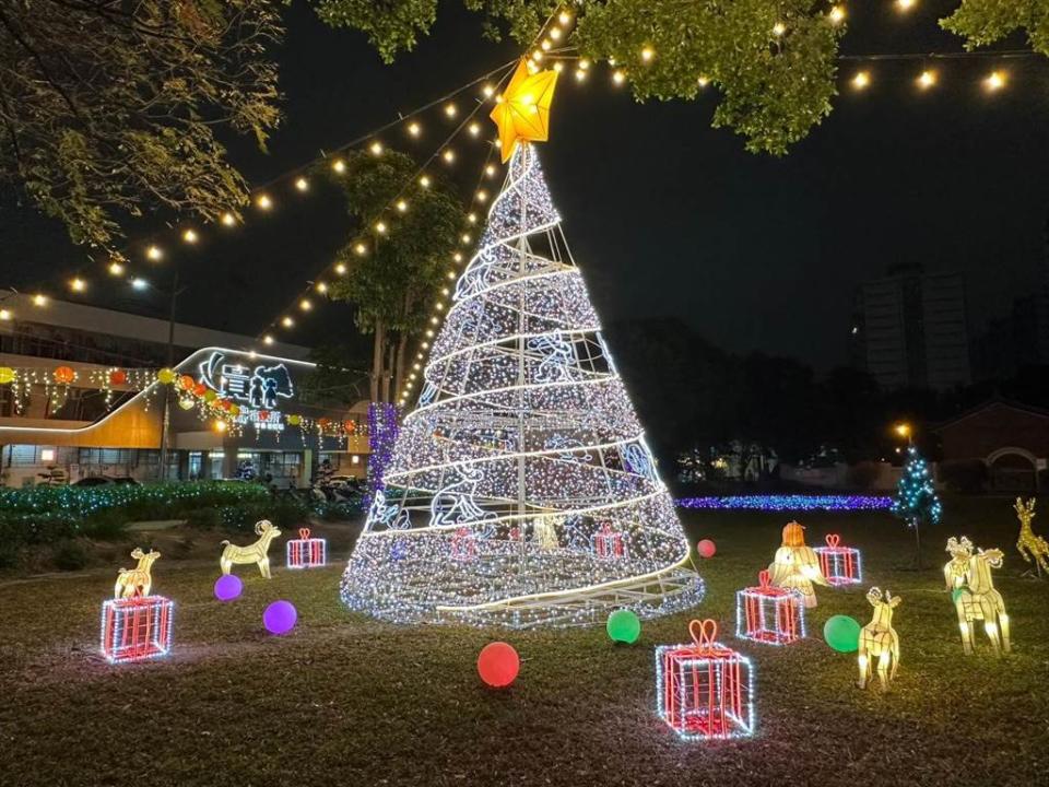 員林燈會的聖誕燈區。   圖：取自員林市長游振雄臉書