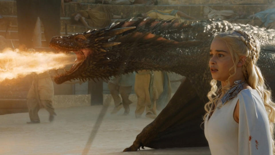 In "Game of Thrones" stehen keine Hunde, dafür aber drei Drachen an der Seite von Daenerys Targaryen. (Bild: ddp)