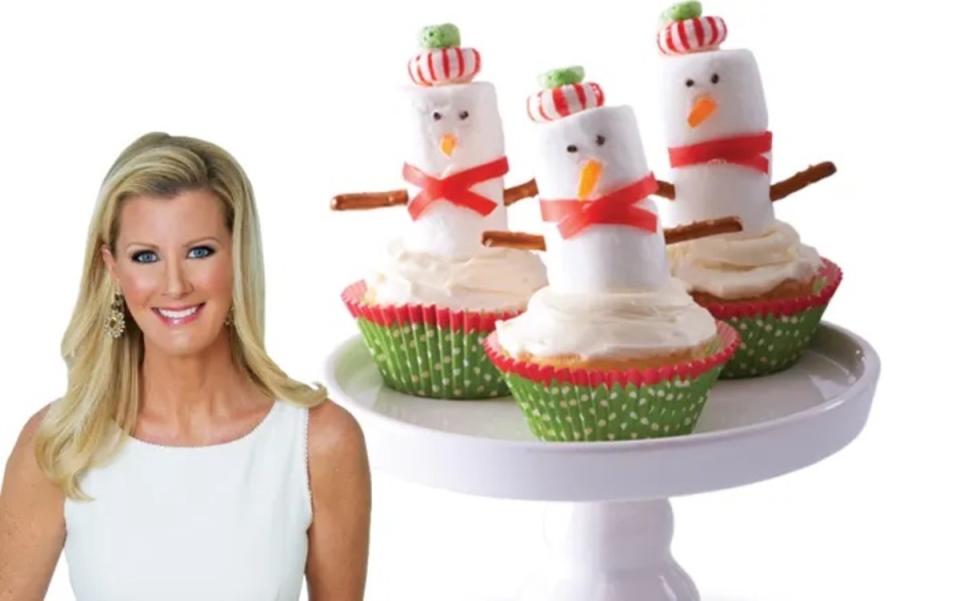 <p>Sandra Lee</p><p>For these holiday treats, Semi Homemade queen Sandra Lee dresses up box-mix cupcakes with creative decorations using goodies available in any supermarket. </p><p><strong>Get the recipe: <a href="https://parade.com/709198/parade/snowman-cupcakes/" rel="nofollow noopener" target="_blank" data-ylk="slk:Sandra Lee's Snowman Cupcakes;elm:context_link;itc:0;sec:content-canvas" class="link ">Sandra Lee's Snowman Cupcakes</a></strong></p>