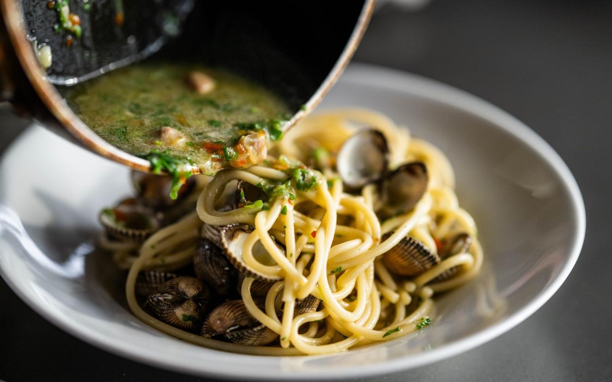 spaghetti with cockles