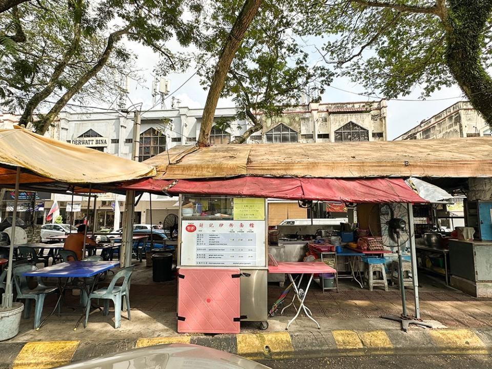 Look for the stall with this small signboard with their list of noodles.