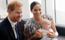 <p>Am 4. Juni 2021 war es so weit: Prinz Harry und Herzogin Meghan wurden zum zweiten Mal Eltern. Auf Söhnchen Archie Harrison (Bild) folgte Tochter Lilibeth Diana. Kommt Ihnen dieser Name bekannt vor? Die Galerie verrät: Das steckt hinter den Namen der kleinen Prinzen und Prinzessinnen Großbritanniens, Schwedens und Spaniens. (Bild: Toby Melville - Pool/Getty Images)</p> 