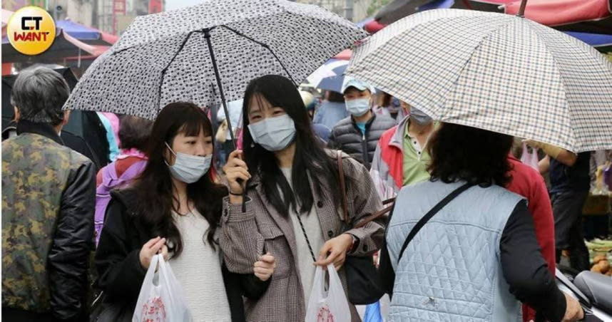 受到中颱瑪娃外圍雲系影響，今（29日）大台北、台灣東半部地區及恆春半島有短暫陣雨。（示意圖／黃耀徵攝）