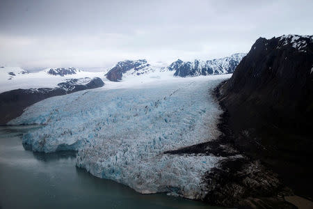 A view of the Blomstrand Glacier in Ny-Alesund, Norway during US Secretary of State John Kerry and Norwegian Foreign Minister Borge Brende toured the glacier, and made remarks about climate change on June 16, 2016. REUTERS/Evan Vucci/Pool/File Photo