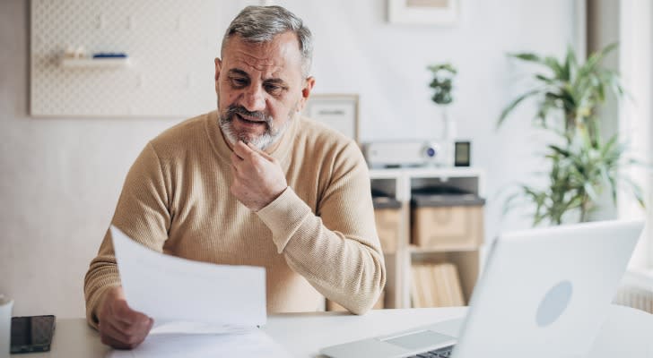 A man wondering if $400k is enough to retire