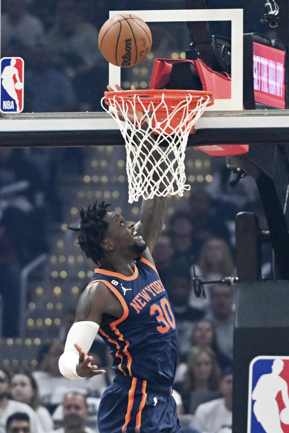 New York Knicks' Julius Randle shoots during the first half of Game 1 against the Cleveland Cavaliers in the first round of the NBA basketball playoffs Saturday, April 15, 2023, in Cleveland. (AP Photo/Nick Cammett)