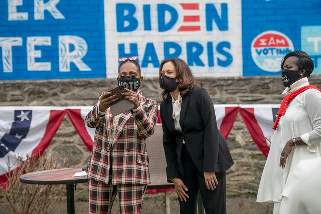 <p>Mark Makela/Getty</p> Sheryl Lee Ralph takes a selfie with Kamala Harris during a "Sister to Sister: Mobilizing in Action" event in Philadelphia on Sept. 17, 2020