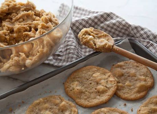 Macadamia nuts add a hint of Hawaiian flavor to these chewy white chocolate cookies.    <strong>Get the <a href="http://www.huffingtonpost.com/2011/10/27/white-chocolate-macadamia_n_1059852.html" target="_hplink">White Chocolate Macadamia Nut Cookies</a> recipe</strong>  