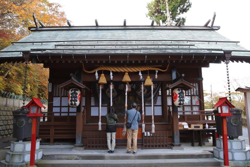 座落在石段街上方的伊香保神社，是當地人的信仰中心。