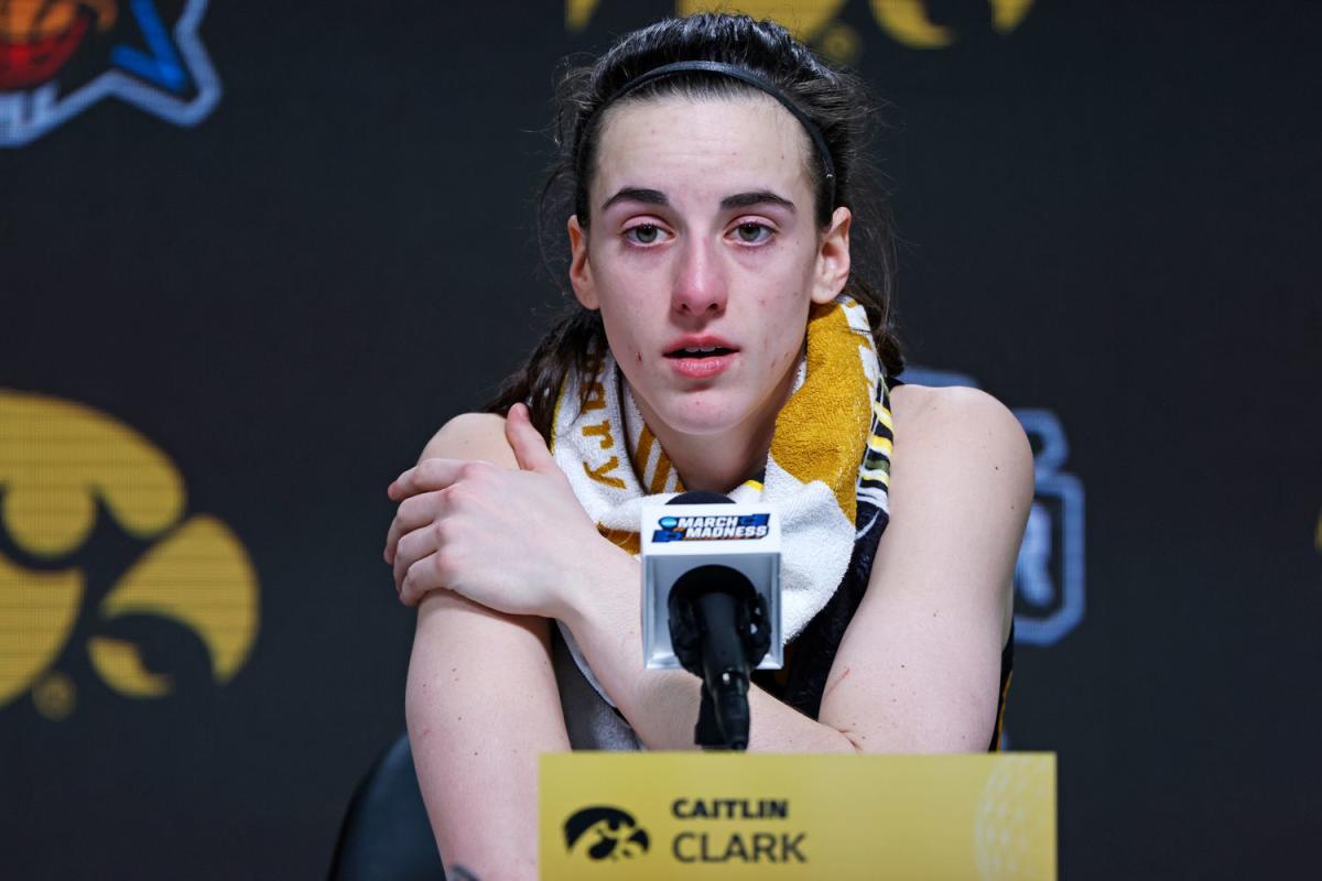 Kaitlin Clark breaks down after March Madness championship loss 'We