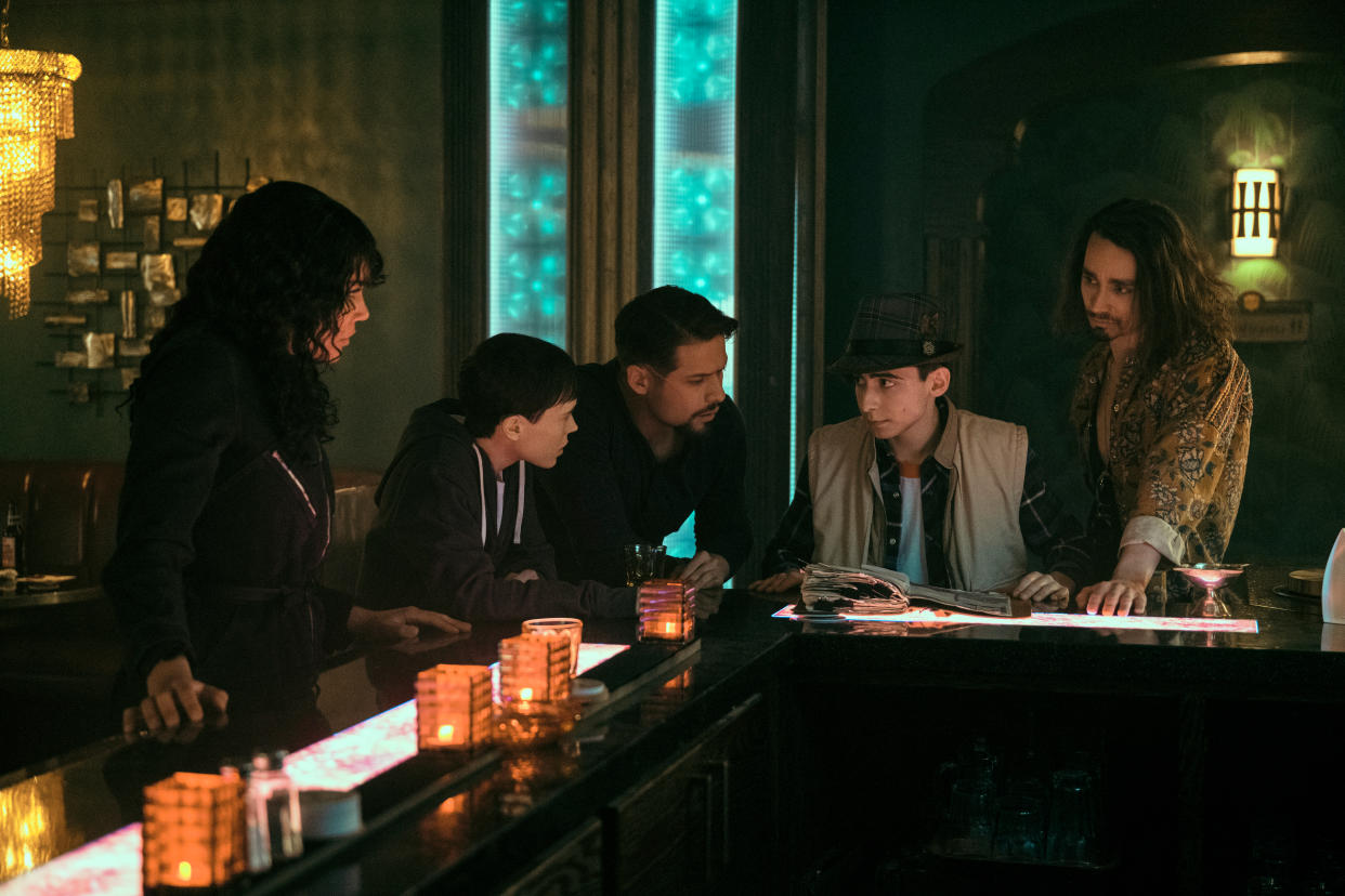 Emmy Raver-Lampman, Elliot Page, David Castaneda, Aidan Gallagher and Robert Sheehan in The Umbrella Academy season 3