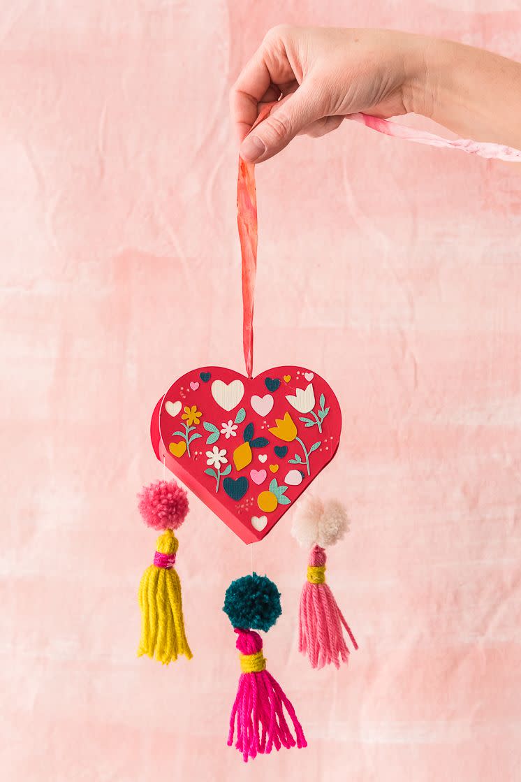 Pom-Pom Heart Box